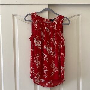 SIMPLY VERÁ VERÁ WANG Floral Sleeveless Red Top. Size M